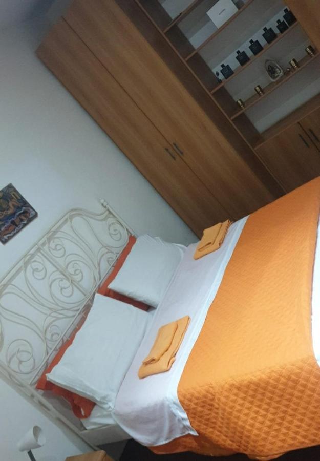 Apartamento Al Porto Nápoles Exterior foto